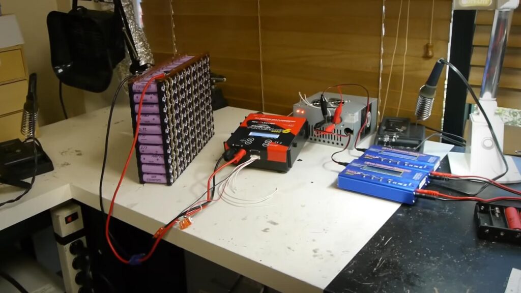 Illustration of 18650 Battery Module Build Charge